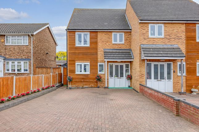 Lodge Lane, Collier Row, RM5 4 bed semi