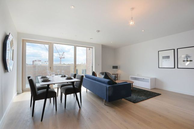 Victory Place, Elephant and Castle... 2 bed flat for sale