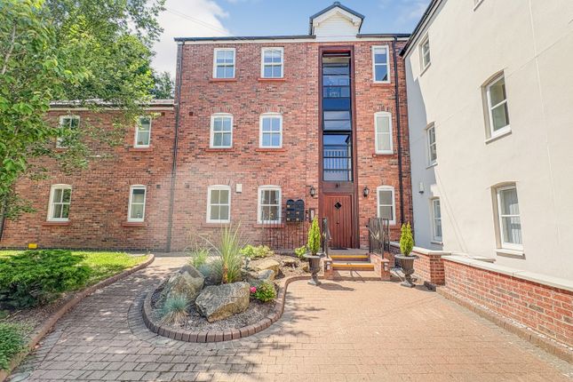 2 bedroom ground floor flat for sale