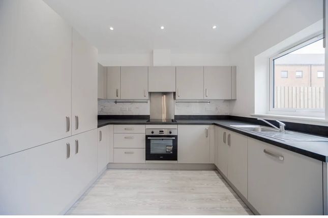 Hackbridge Road, Hackbridge  SM6 3 bed townhouse for sale