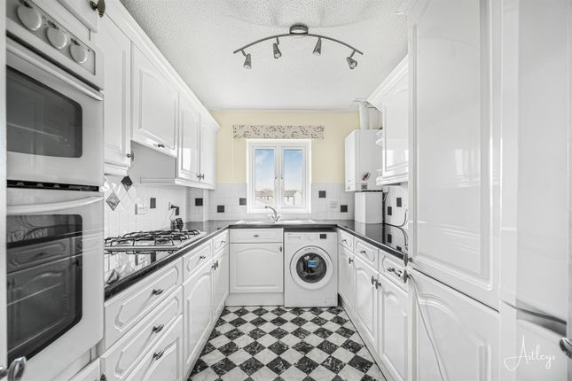 Tudor Court, Murton, Swansea 2 bed apartment for sale