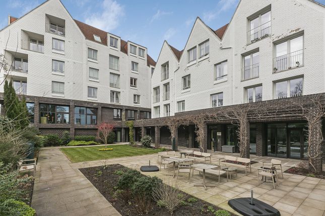 Harpenden AL5 2 bed flat for sale