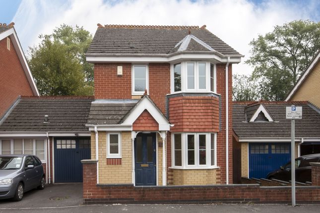 2 bed detached house