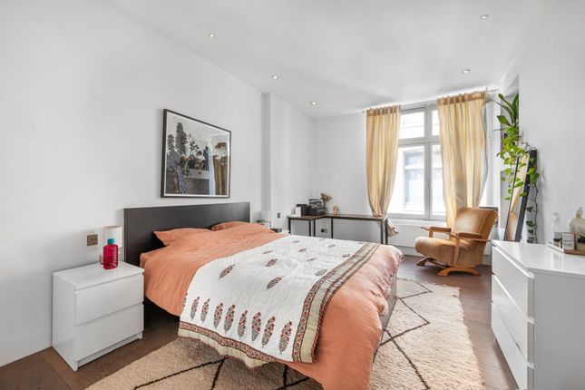 Gordon Mansions, Torrington Place... 4 bed flat for sale