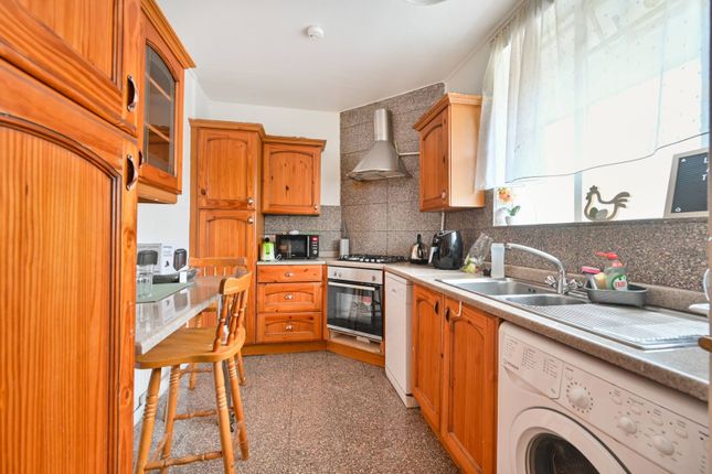 Hallfield Estate, Bayswater, London, W2 2 bed flat for sale