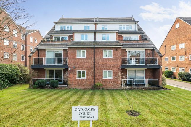Park Road, Beckenham, Kent, BR3 2 bed flat for sale