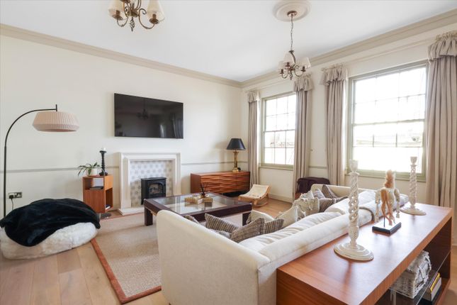 The Broad Walk, Imperial Square... 2 bed flat for sale
