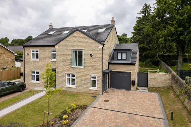 4 bedroom semi-detached house for sale
