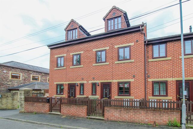 Forge Lane, Wakefield WF4 3 bed house for sale