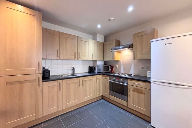 Aviation Drive, London 1 bed flat for sale