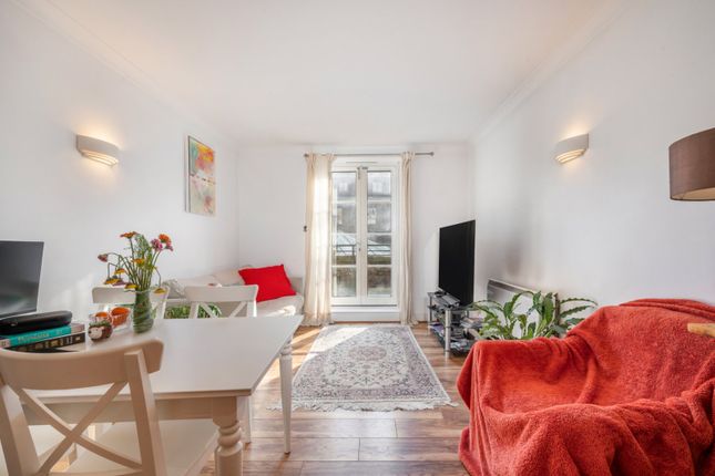 Moore Court, Anderson Square, London 1 bed flat for sale