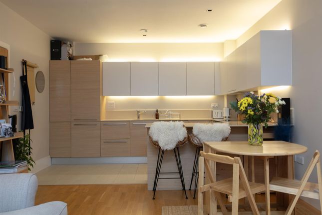 Camberwell Grove, Camberewell, Se5 2 bed flat for sale