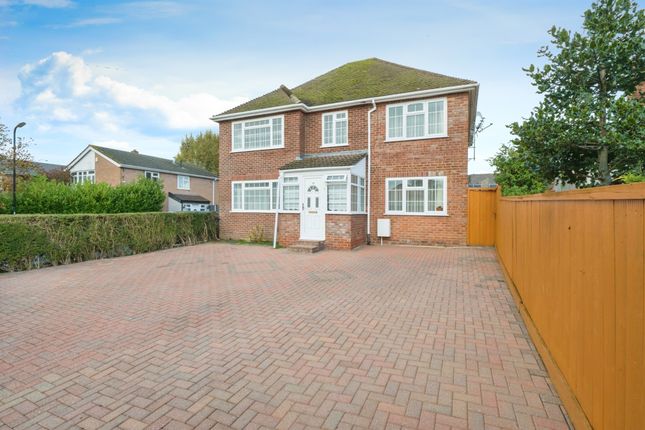 4 bed detached house