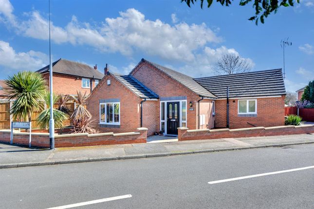 Castle Close, Calverton, Nottingham 3 bed detached bungalow for sale