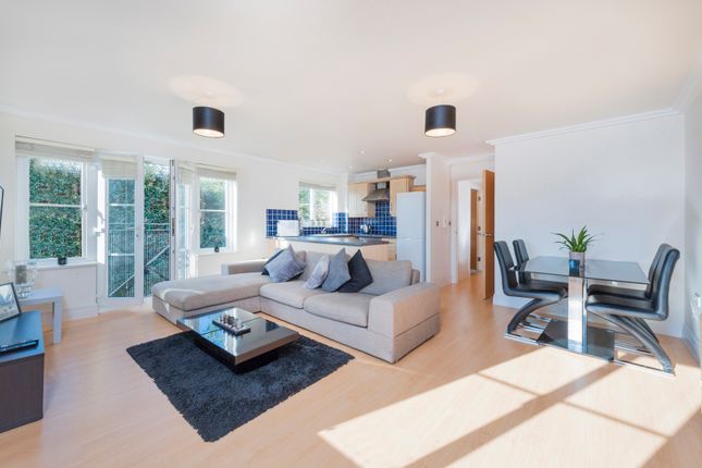 Bloomsbury Close, London NW7 2 bed flat for sale
