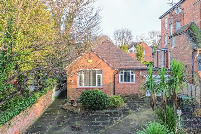 York Road, Southport PR8 2 bed detached bungalow for sale