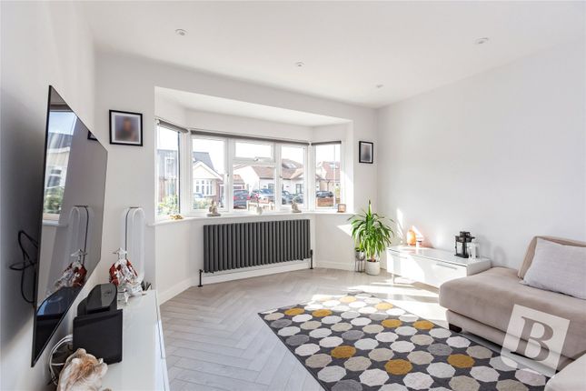 Argyle Gardens, Upminster, RM14 3 bed semi