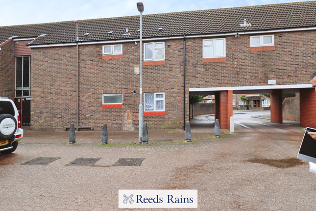 Nash Road, Romford RM6 1 bed apartment for sale