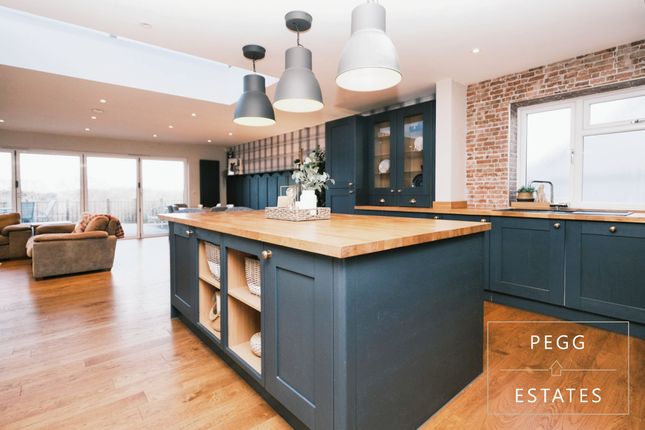 Marldon, Paignton TQ3 4 bed detached house for sale