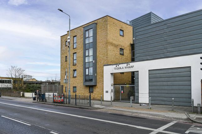 Tequila Wharf, Limehouse, London, E14 2 bed flat for sale