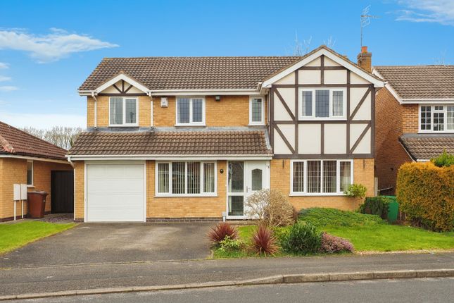 5 bed detached house