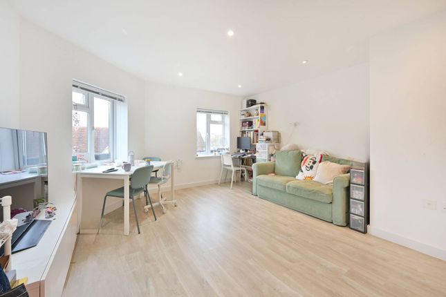 Bury Fields, Guildford, GU2 2 bed flat for sale