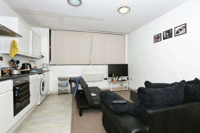 2 bedroom flat for sale