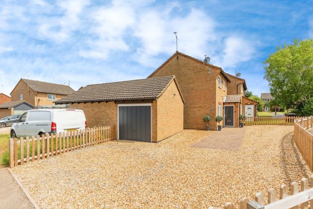 2 bedroom detached house for sale