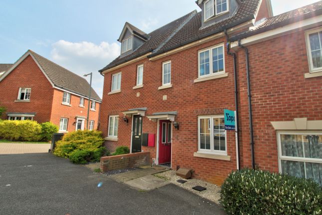 3 bedroom town house for sale