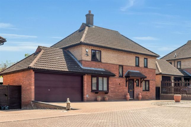 4 bed detached house