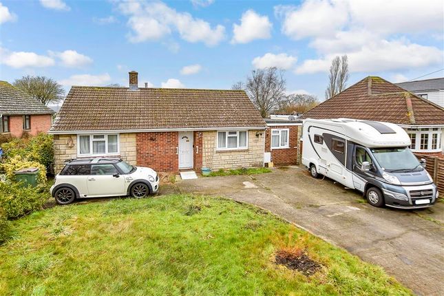 East Cowes Road, East Cowes, Isle of... 3 bed detached bungalow for sale
