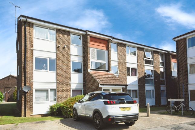 2 bedroom ground floor flat for sale