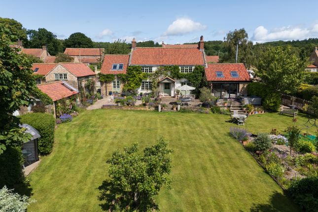 5 bed detached house