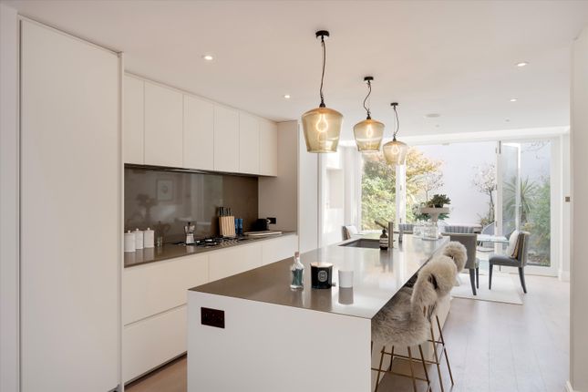 Christchurch Terrace, Chelsea... 5 bed semi