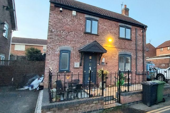 2 bed detached house