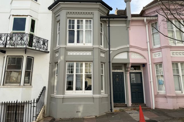 6 bed terraced house