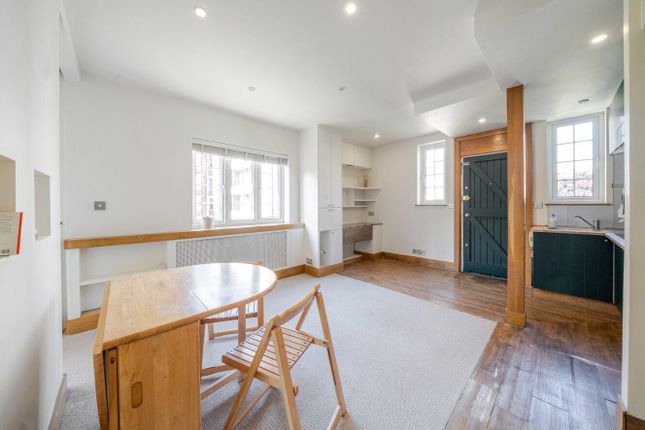 Kings Avenue, London, SW4 1 bed flat for sale