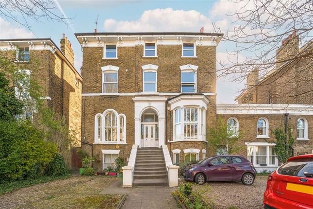 3 bedroom flat for sale