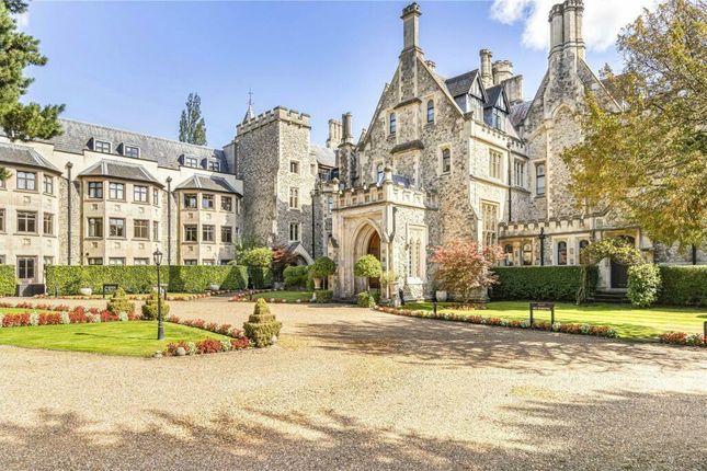 Wood Lane, Stanmore HA7 2 bed apartment for sale