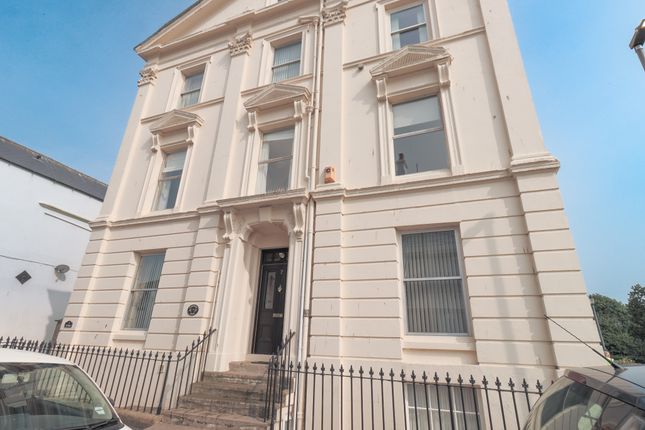 The Crescent, Filey YO14 1 bed apartment for sale