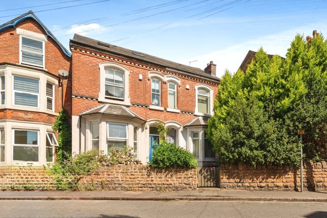 3 bed semi-detached house