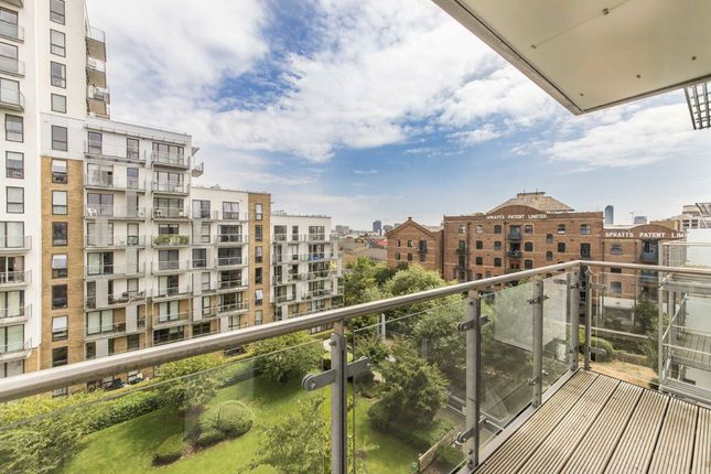 Seven Sea Gardens, London E3 2 bed flat for sale