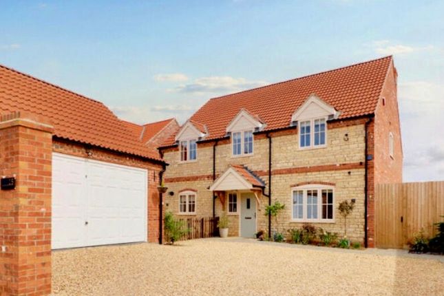 5 bed detached house