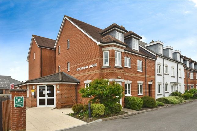 Alma Road, Romsey, Hampshire 2 bed apartment for sale