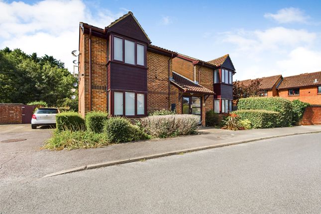 Studio flat for sale