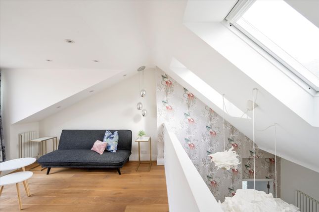 Cavaye Place, London, SW10 2 bed flat for sale