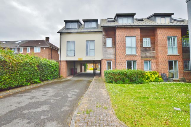 Lincoln Way, Slough 1 bed flat for sale