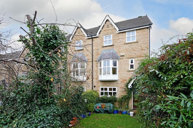 Betjeman Gardens, Endcliffe, S10 3FW 4 bed semi