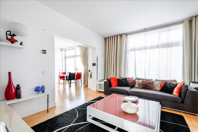 Red Square, Stoke Newington, N16 2 bed apartment for sale