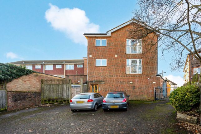 Woodbridge Hill, Guildford, GU2 2 bed flat for sale